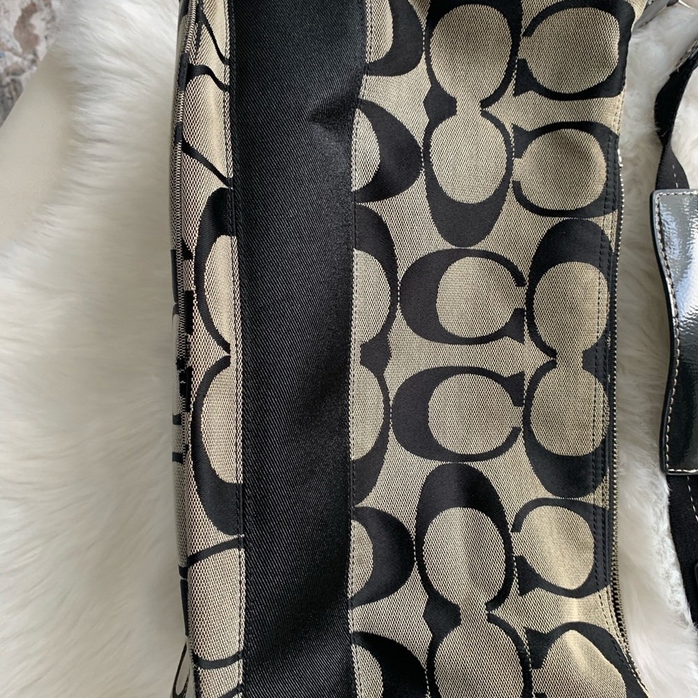 Authentic Coach handbag - Picture 6 of 7